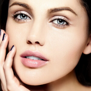 Blefaroplastyka powiek górnych – korekta opadających powiek